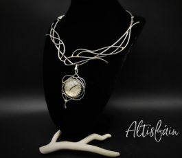 Collier inox “les Passages Célestes: l’Astrolabe” Quartz Rutilé Tourmaline