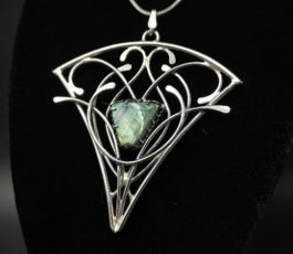 Pendentif inox “les Passages Célestes: “La Chanson des Nibelungen” Labradorite
