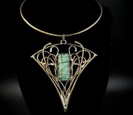 Pendentif laiton “les Passages Célestes: “Les portes d’ Imladris” Labradorite