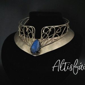 Collier laiton doré "Les Diaboliques: Moiraine Damodred" Labradorite