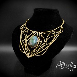 Collier laiton doré "Les Diaboliques: Shae" Labradorite