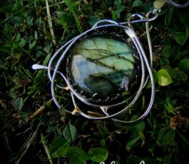 Pendentif inox “les Passages Célestes: la Pomme de la Discorde”, Labradorite