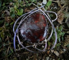 Pendentif inox “les Passages Célestes: la Forge des Dieux”, Jaspillite