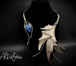 Collier inox “Aux Confins des Mondes: Skyrim” Labradorite